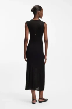 Ribbed dress with colour-blocked effect