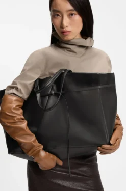 Runway BOSS Revers tote bag in leather
