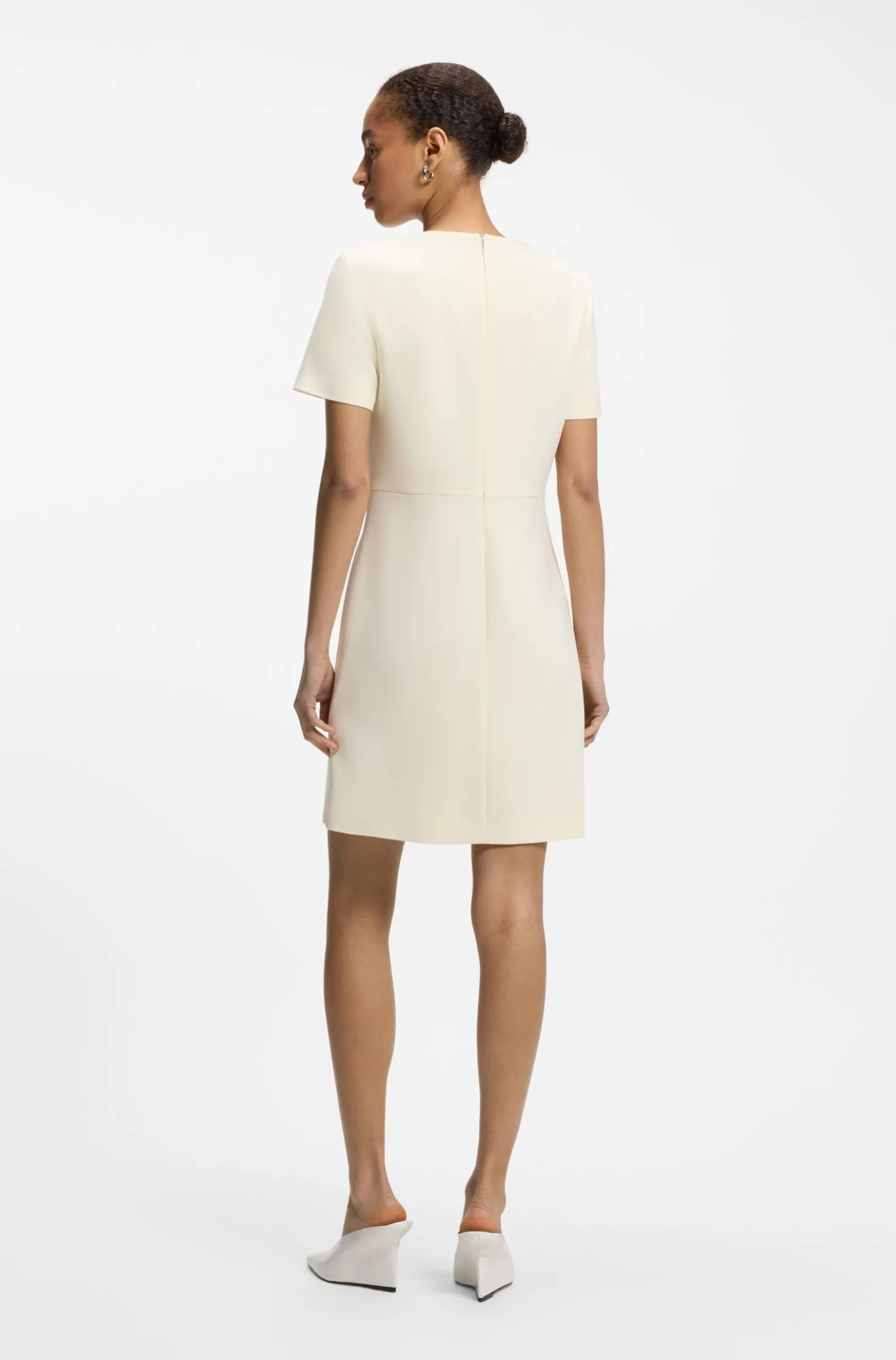 Short-sleeved dress in Japanese crepe