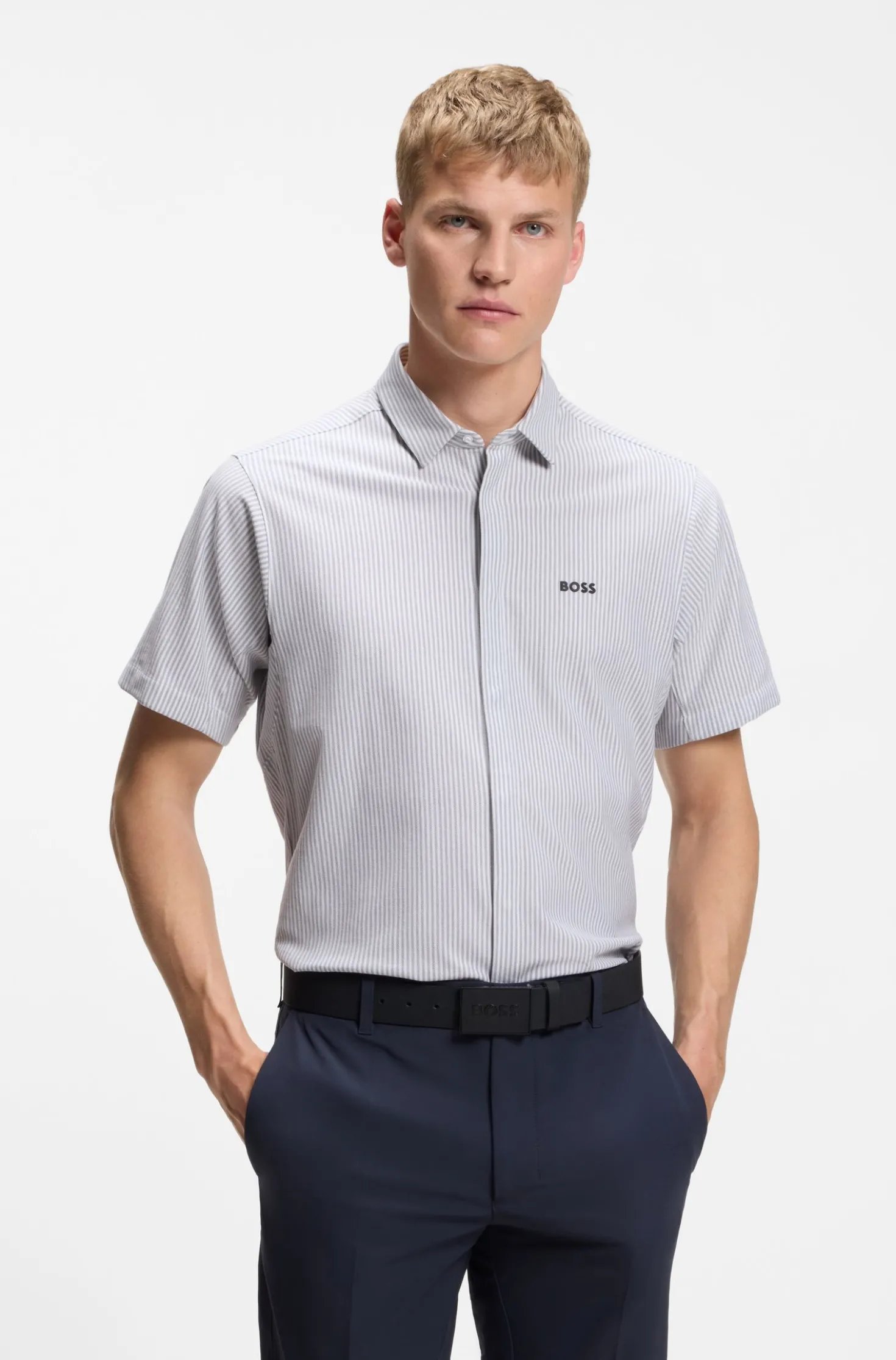 Short-sleeved regular-fit shirt in cotton piqué