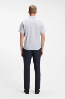 Short-sleeved regular-fit shirt in cotton piqué