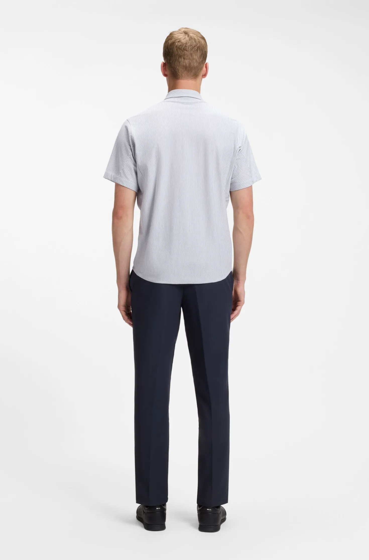 Short-sleeved regular-fit shirt in cotton piqué