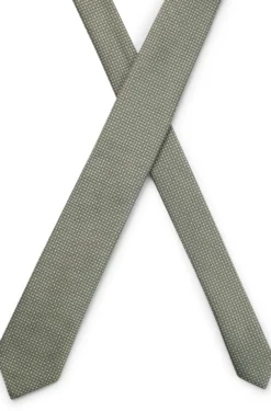 Silk-blend tie with jacquard pattern