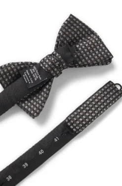 Silk bow tie with jacquard pattern