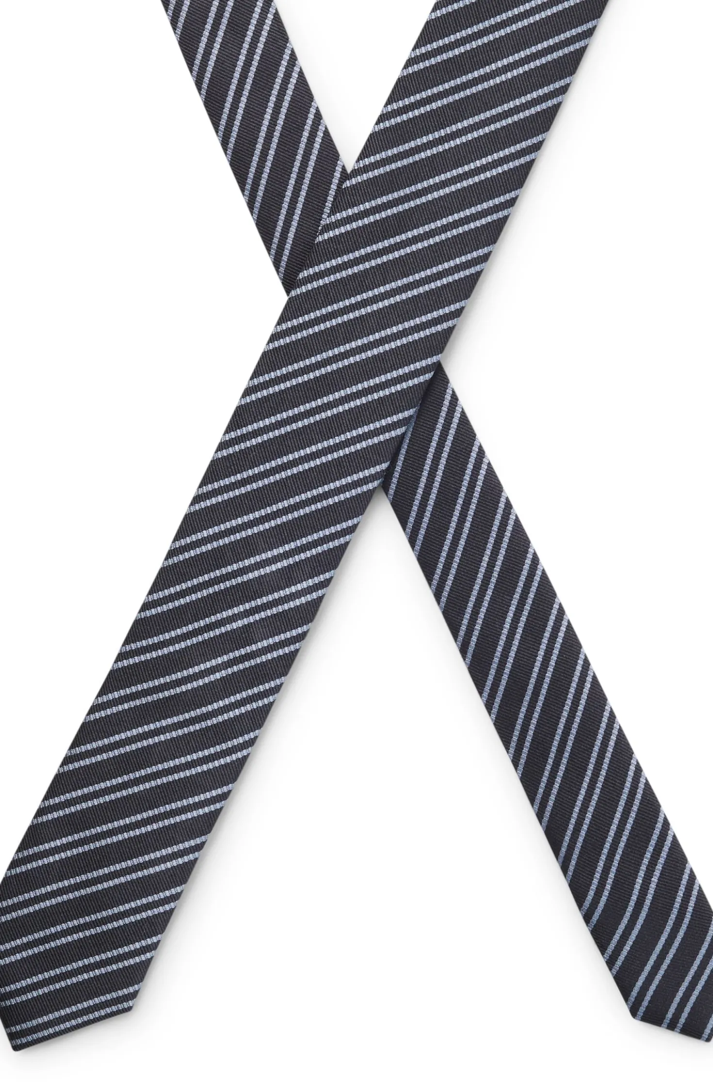 Silk tie with diagonal stripes