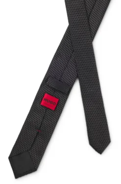 Silk tie with jacquard pattern