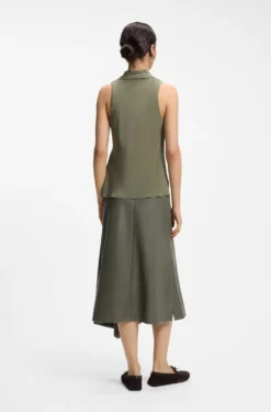Sleeveless blouse in sandwashed silk with V neckline