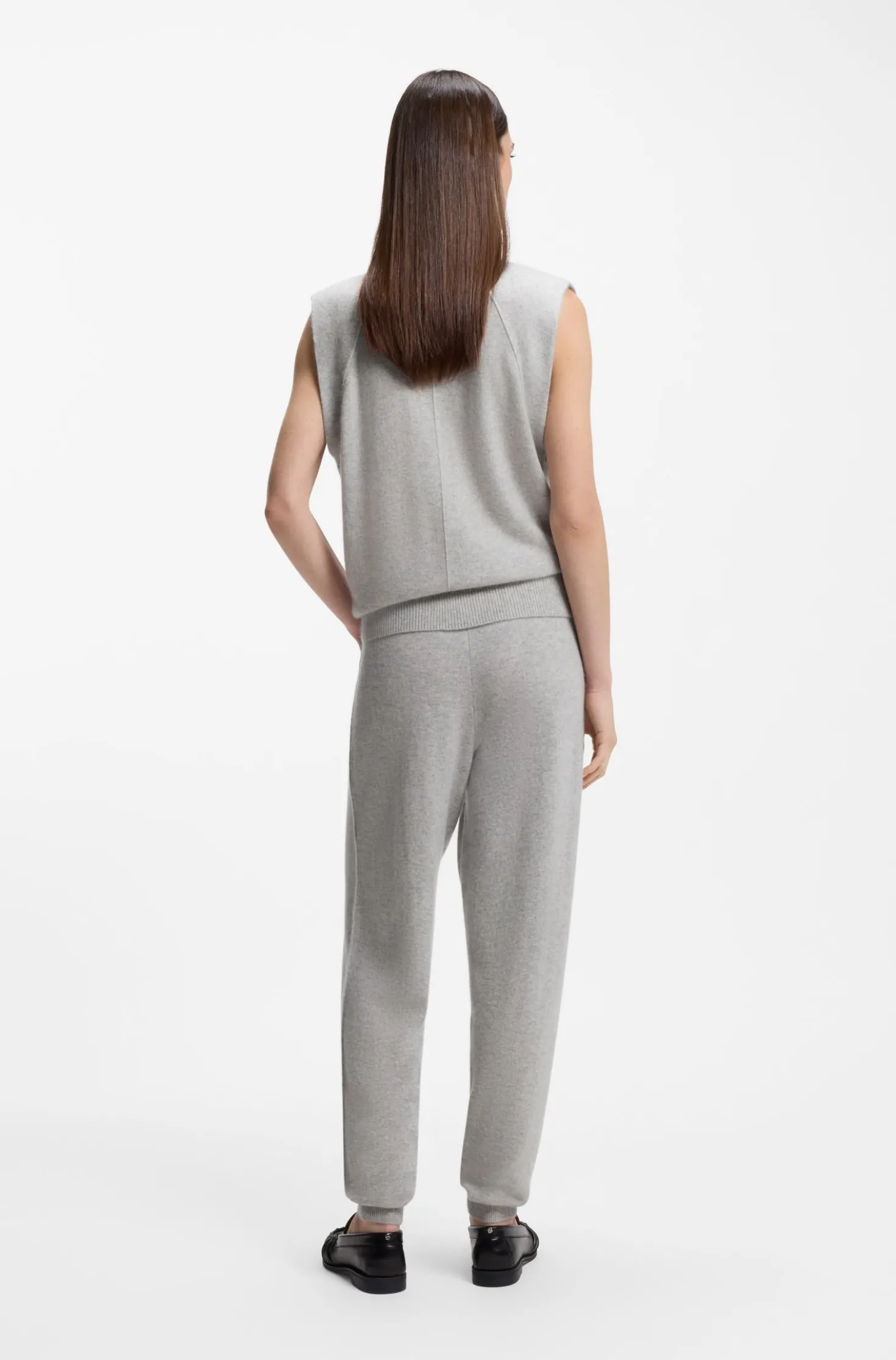 Sleeveless knitted top in cashmere with shoulder patches