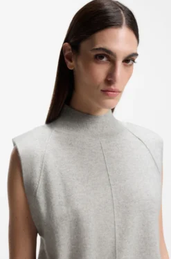 Sleeveless knitted top in cashmere with shoulder patches