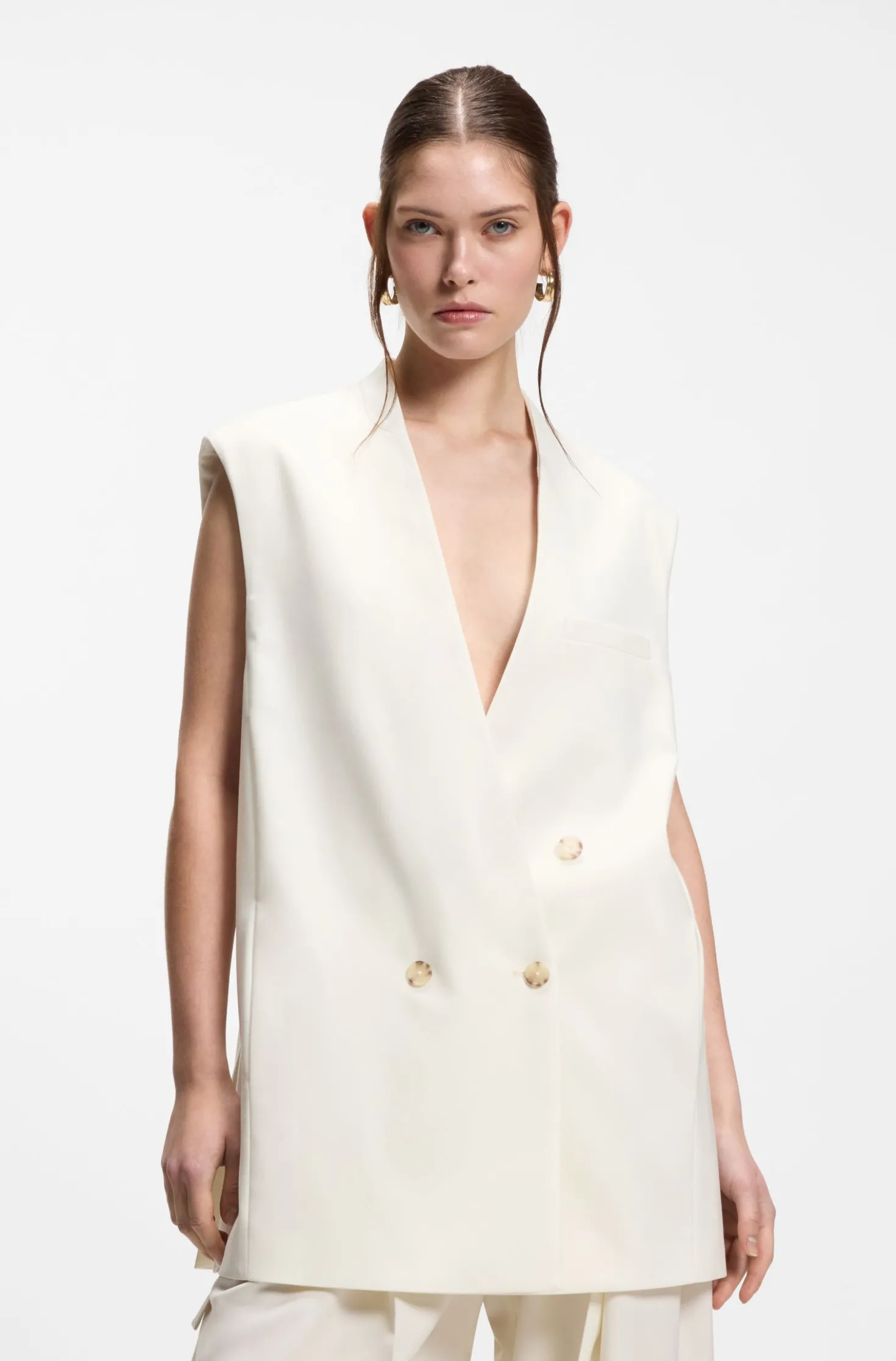 Sleeveless relaxed-fit blazer in a wool blend