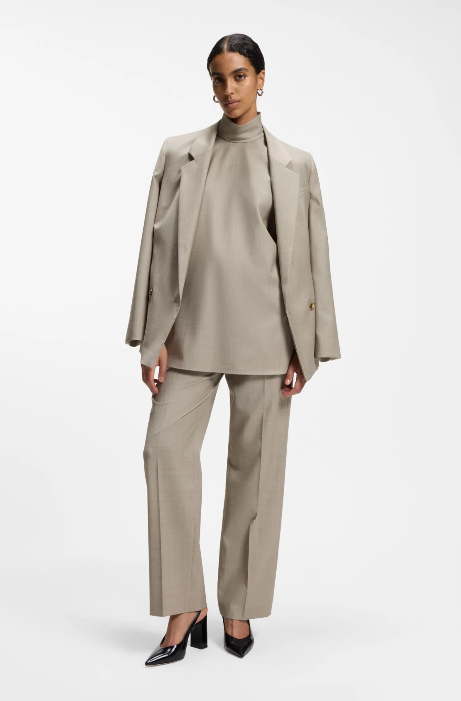 Sleeveless tailored blouse in virgin wool with stretch