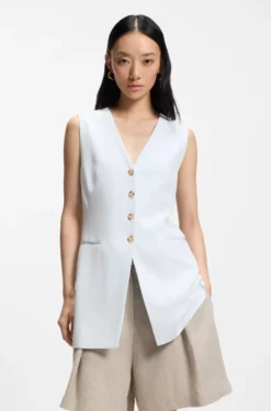 Slim-fit blazer with sleeveless styling
