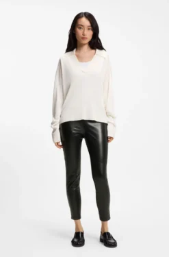 Slim-fit leggings in faux leather