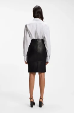 Slim-fit pencil skirt in smooth leather