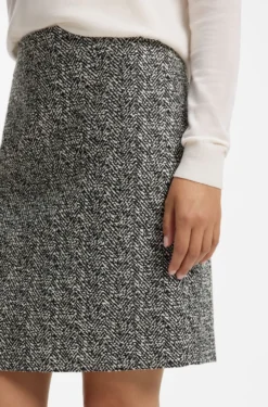 Slim-fit pencil skirt with herringbone pattern