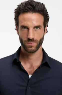 Slim-fit shirt in a performance-stretch cotton blend