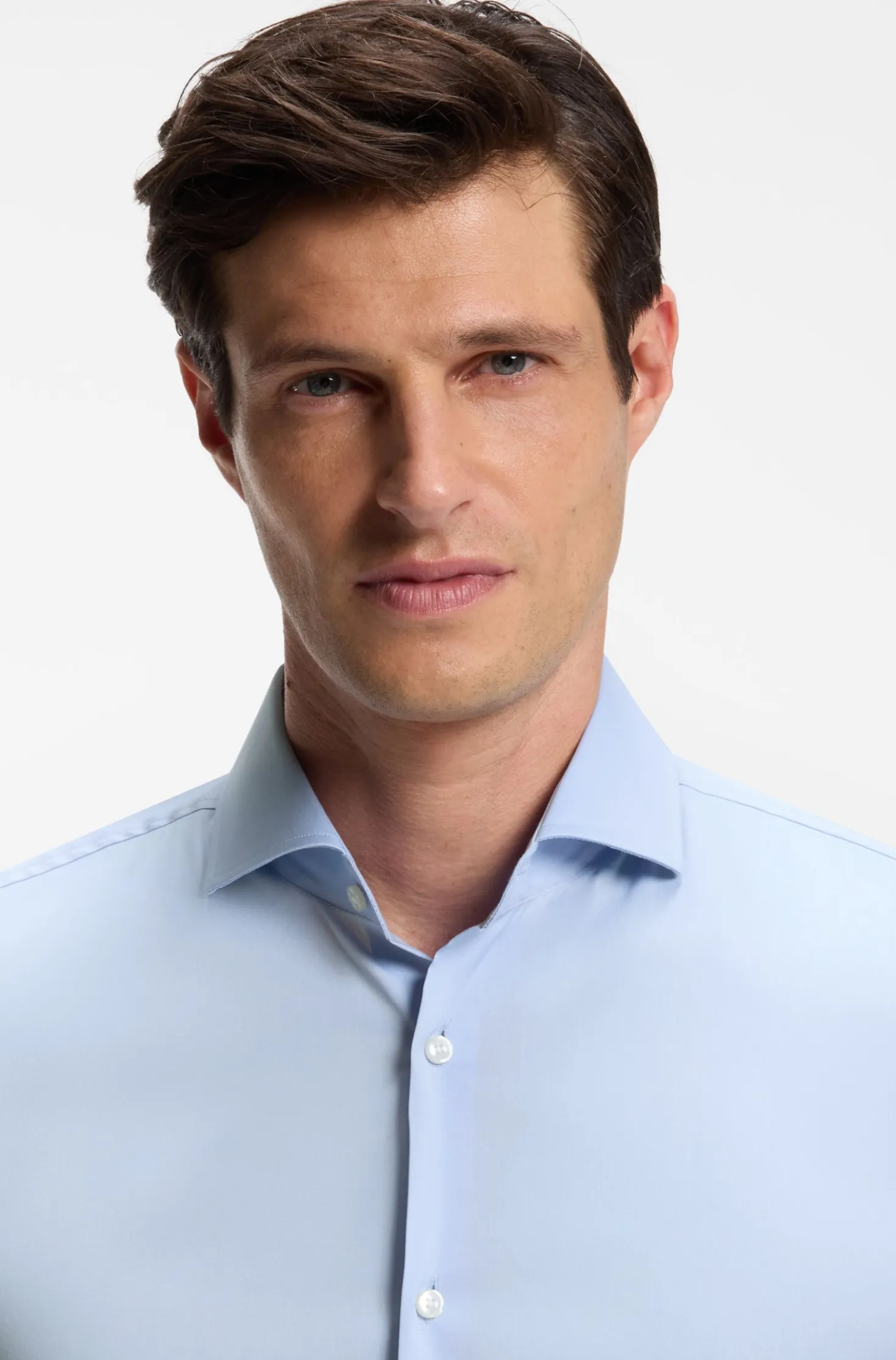 Slim-fit shirt in easy-iron cotton-blend poplin