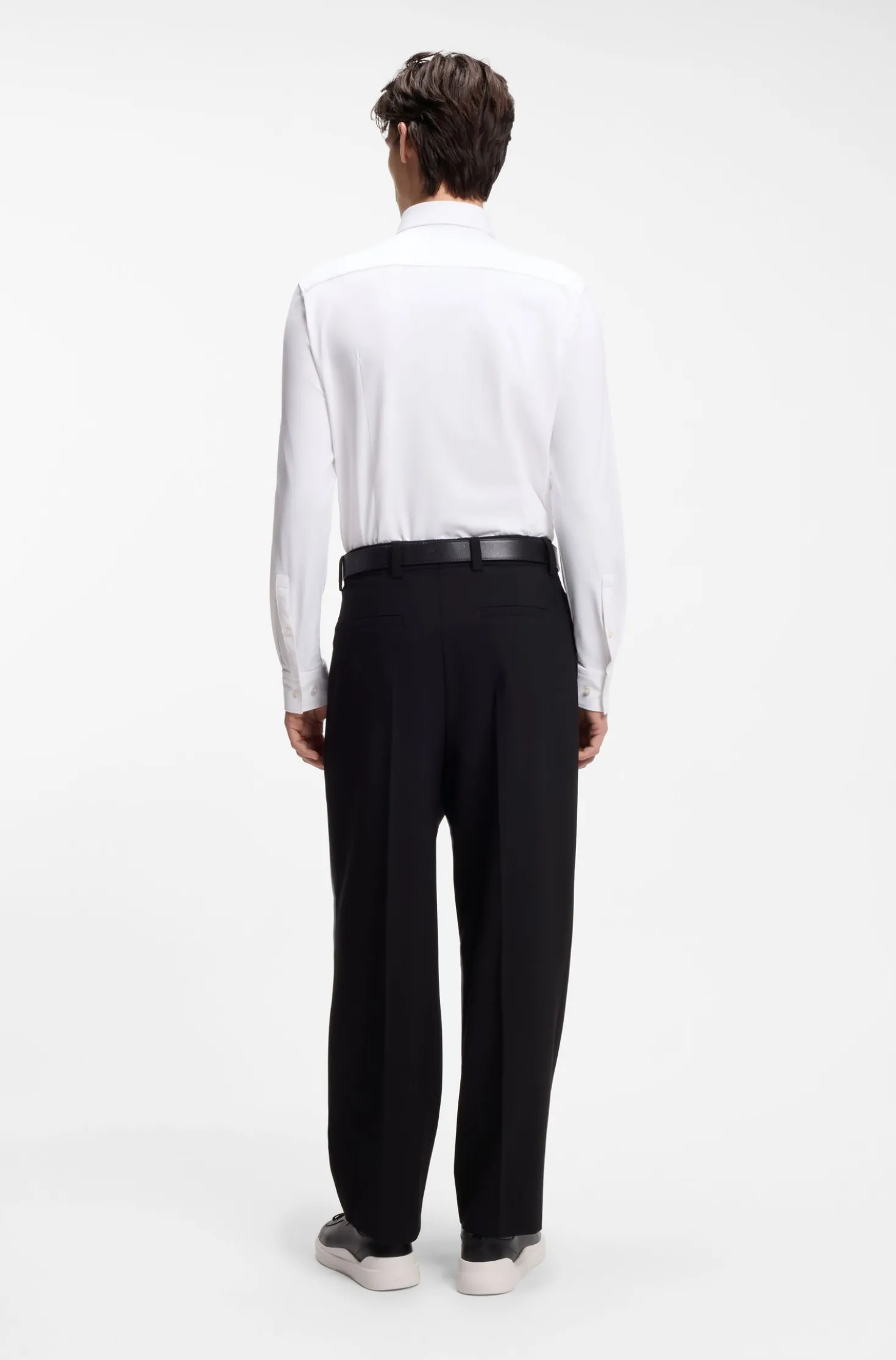 Slim-fit shirt in performance-stretch jersey