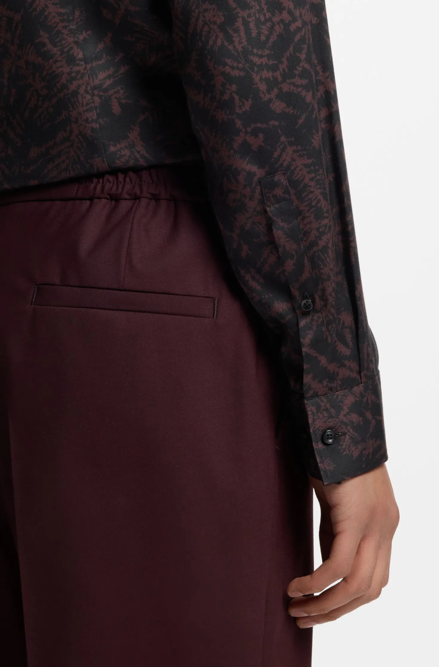 Slim-fit shirt in printed satin