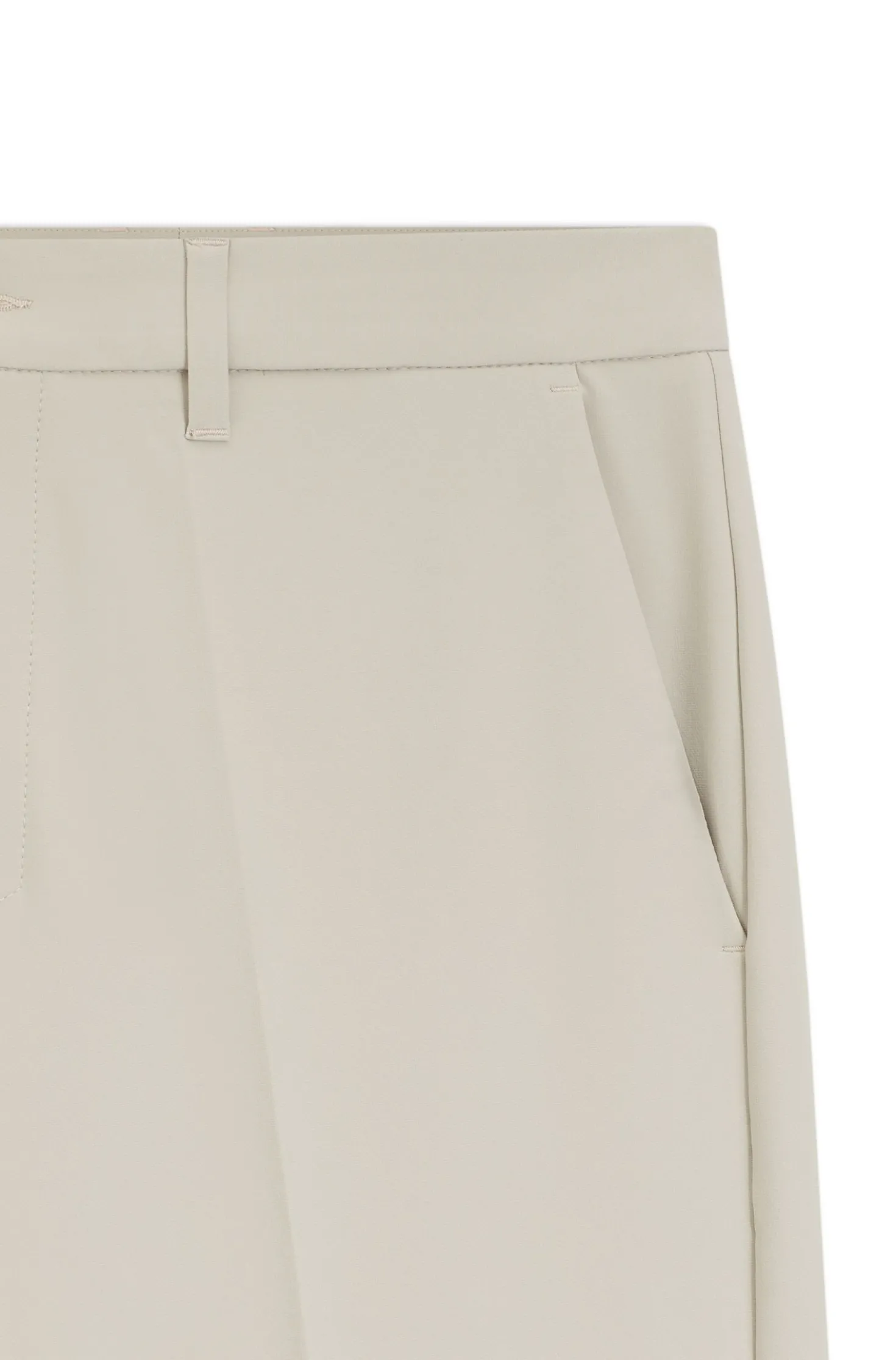 Slim-fit shorts in water-repellent stretch fabric