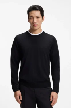 Slim-fit sweater in merino wool