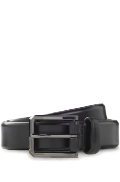 Smooth-leather belt with engraved gunmetal buckle