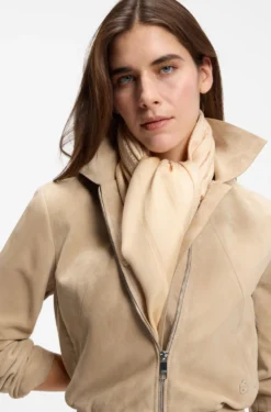 Square scarf in silk and wool with logo details
