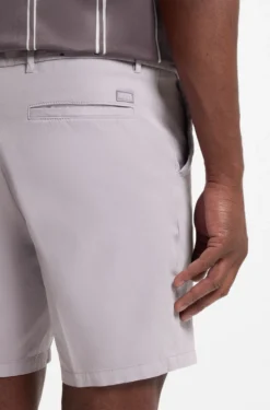 Stretch-cotton shorts in a modern fit