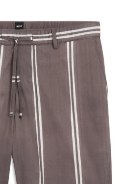 Stretch-cotton shorts with printed pattern