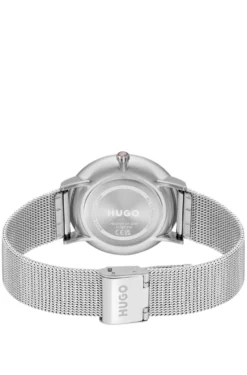 #Style 3H black-dial watch with mesh bracelet