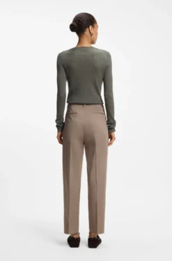 Tapered-fit cropped trousers in stretch cotton