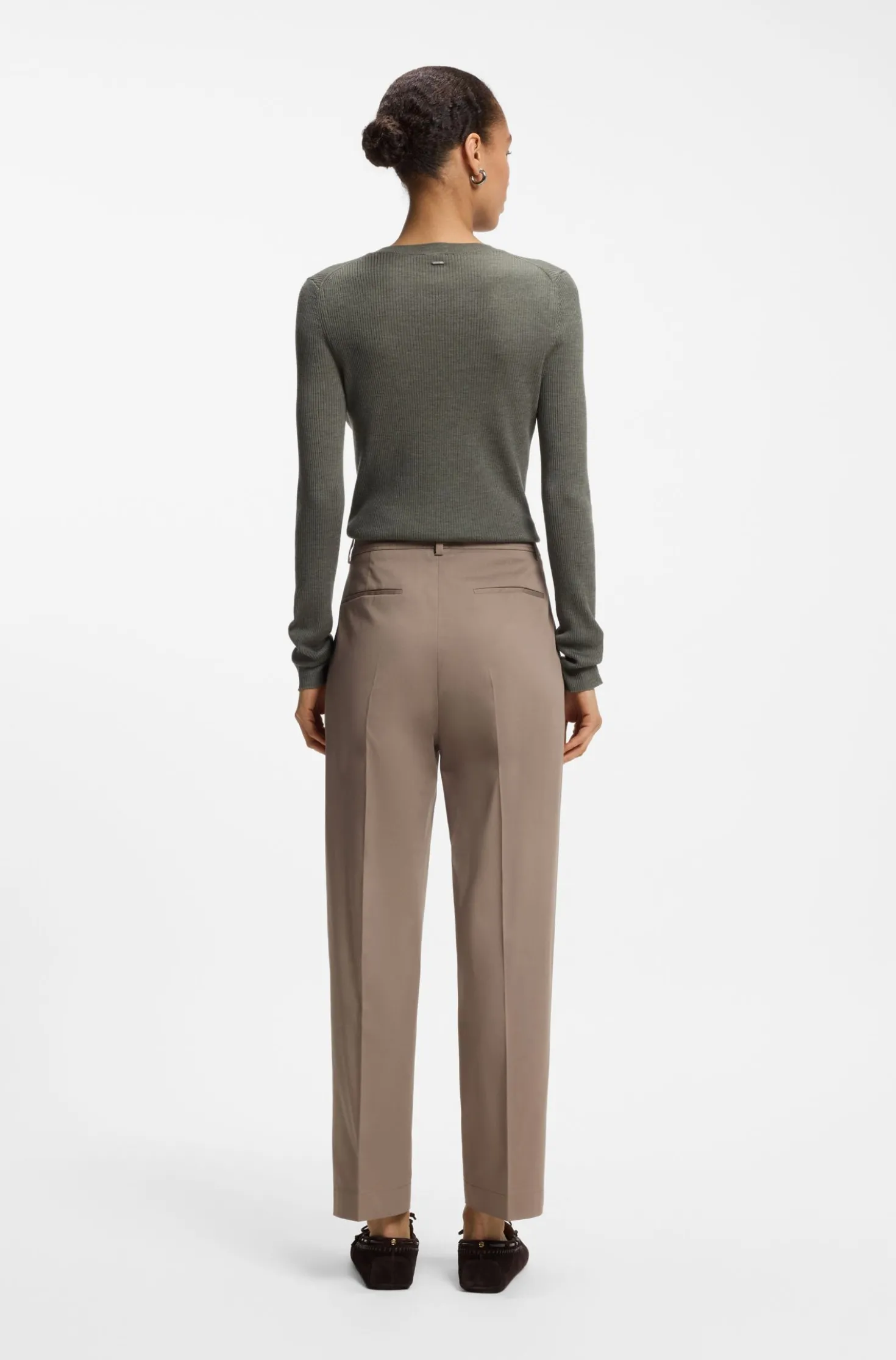 Tapered-fit cropped trousers in stretch cotton