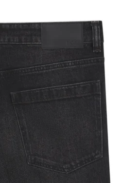 Tapered-fit jeans in black comfort-stretch denim