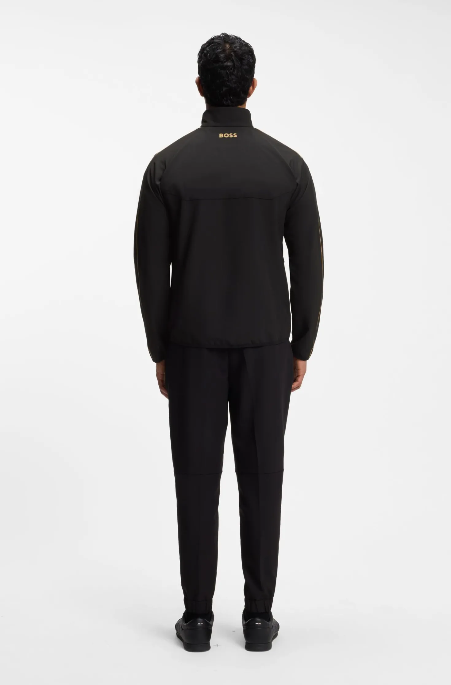 The Open water-repellent jacket with four-way stretch