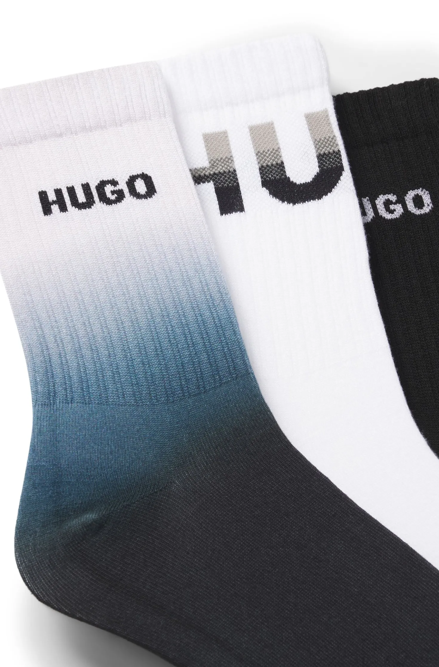 Three-pack of short socks with logos