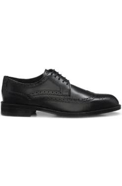 Timeless leather Derby shoes with brogue stitching
