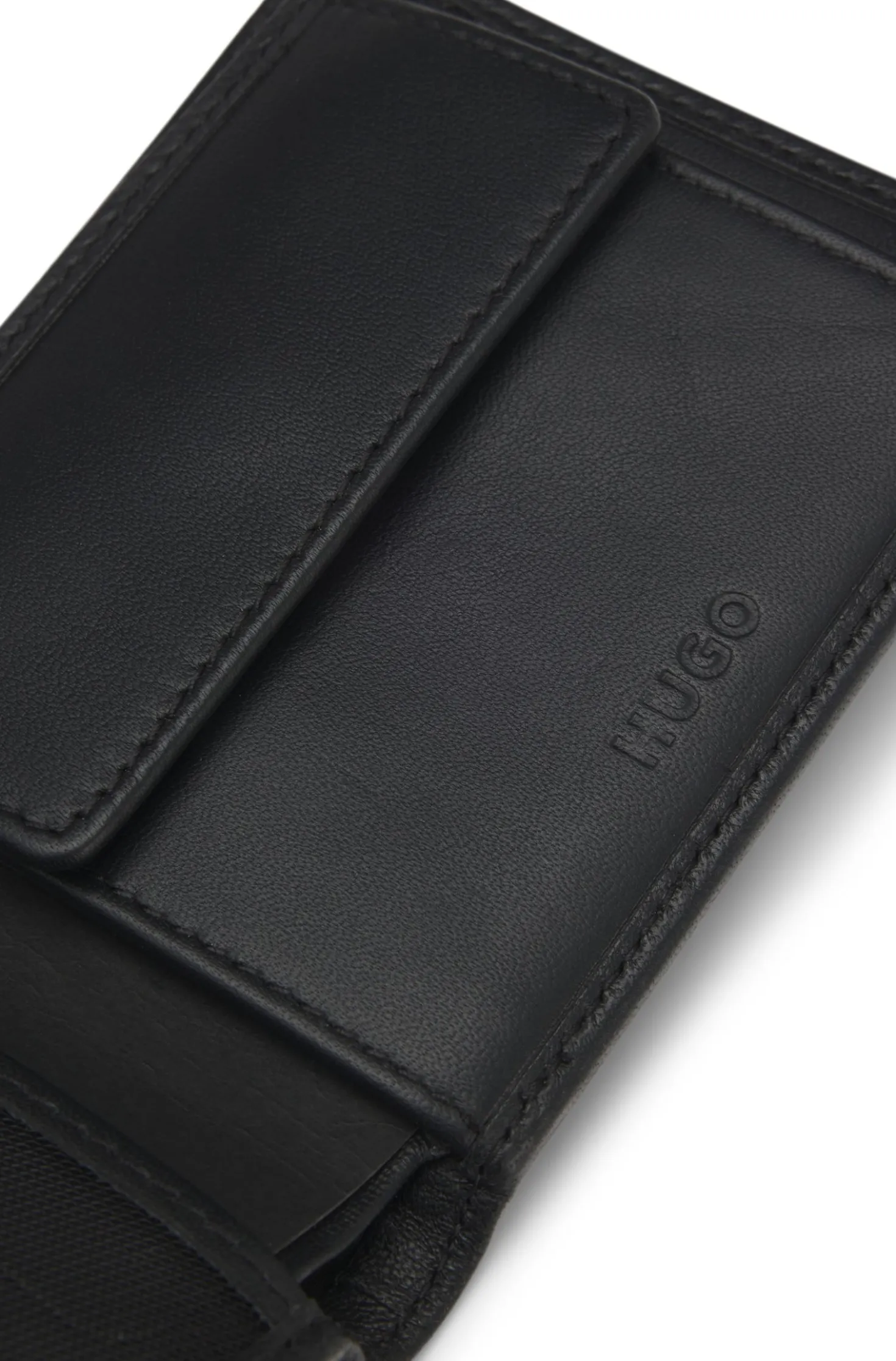 Trifold wallet in leather with embossed logo