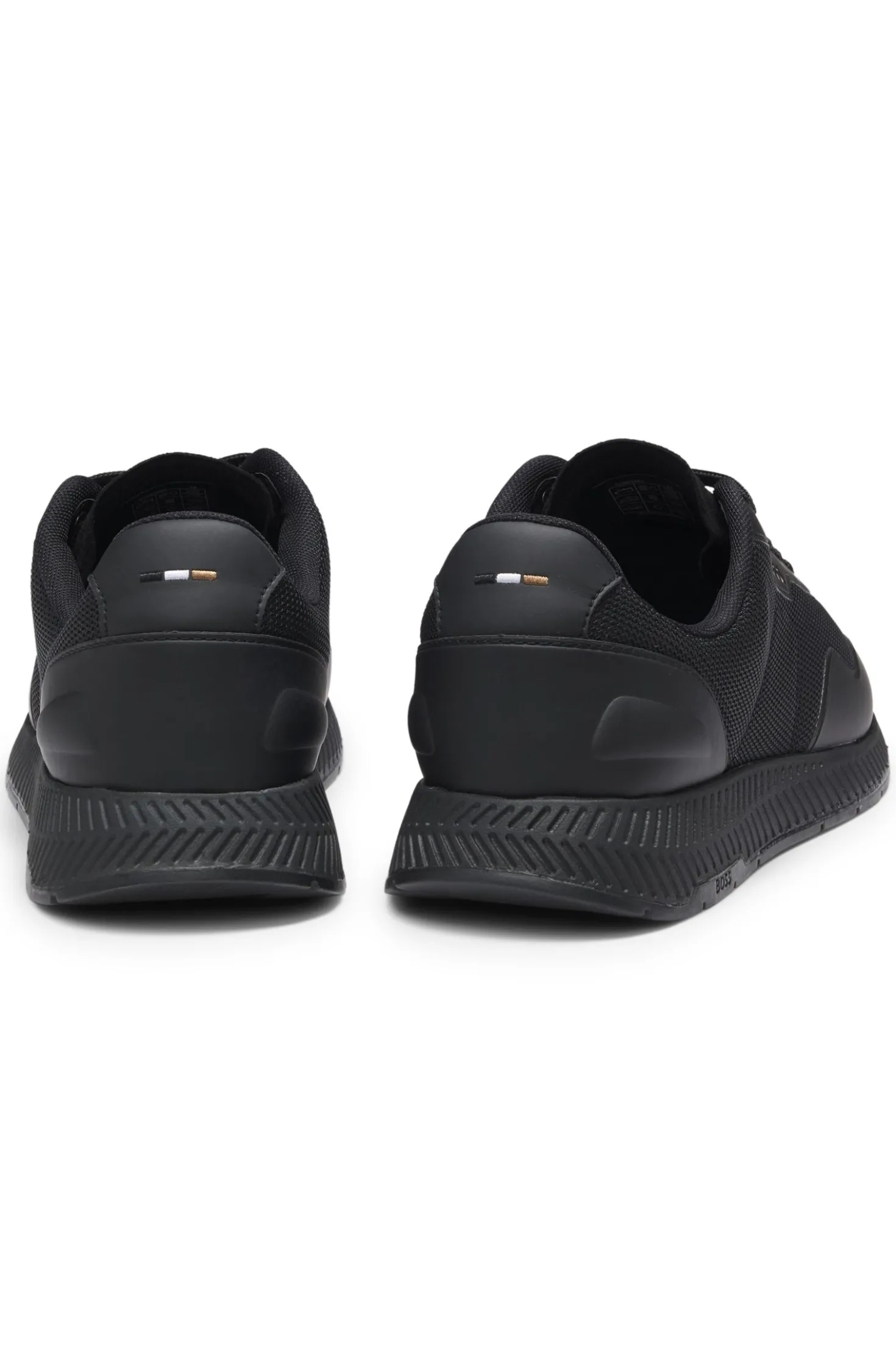 TTNM mesh trainers with smooth trims