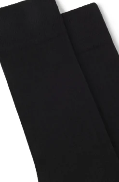 Two-pack of regular-length socks with ribbed structure