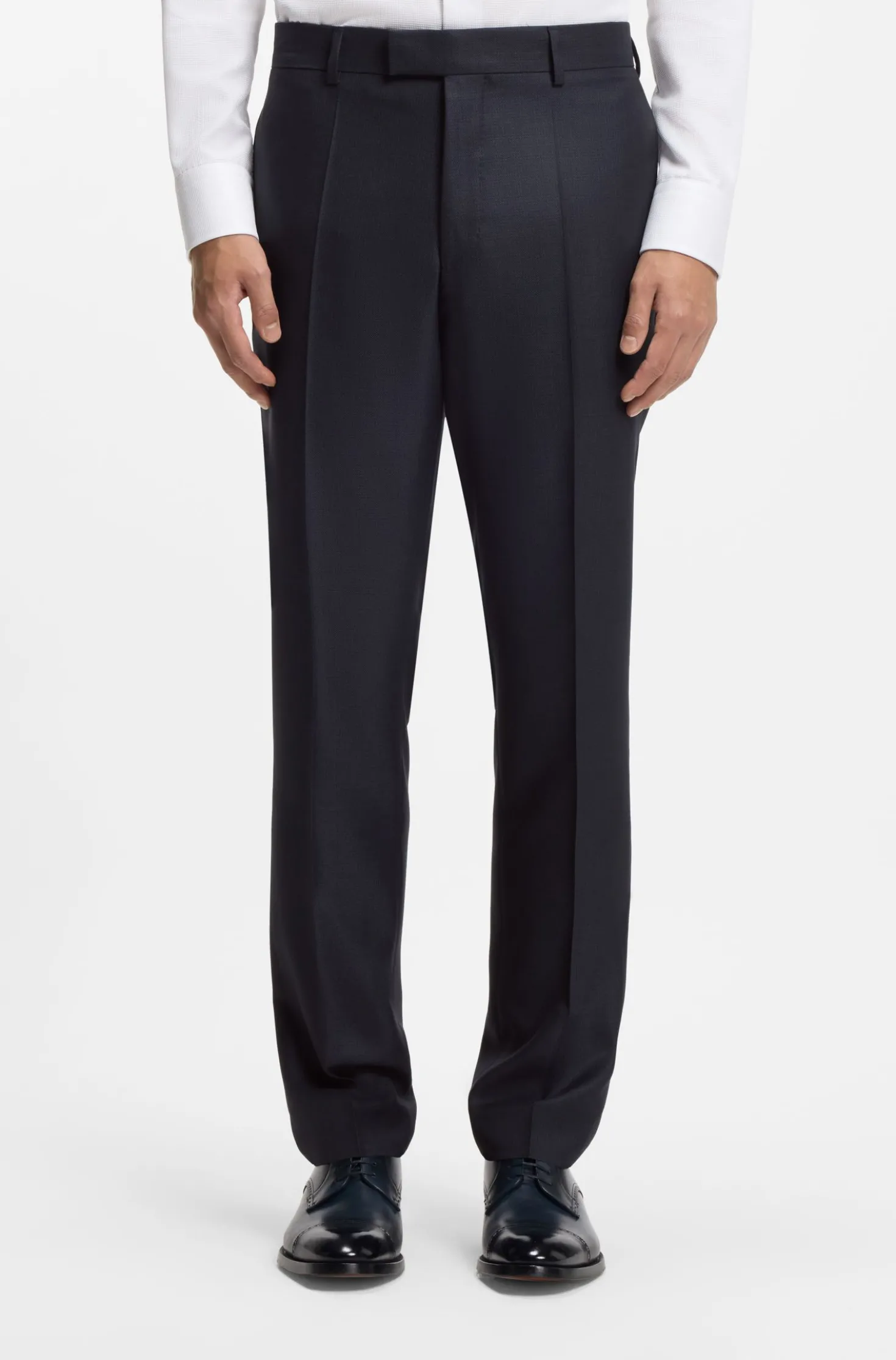 Two-piece regular-fit suit in virgin wool and silk