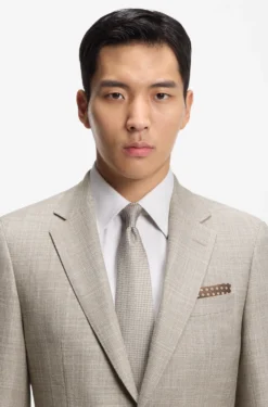 Two-piece slim-fit suit in a patterned wool-silk blend