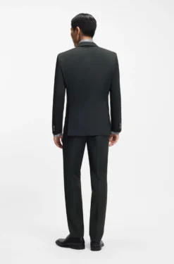 Two-piece slim-fit suit in a wool blend