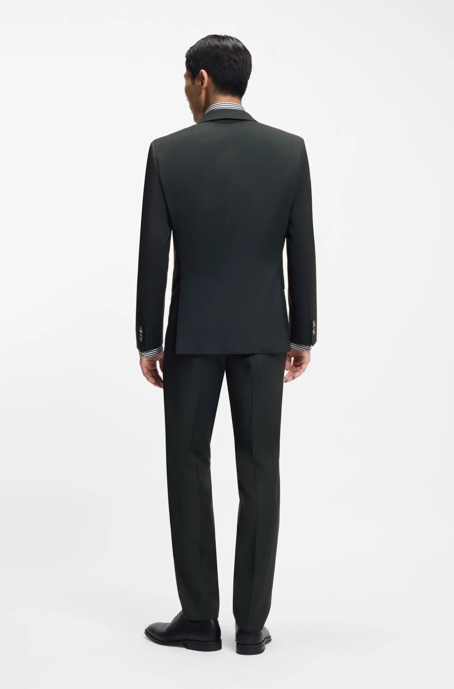 Two-piece slim-fit suit in a wool blend