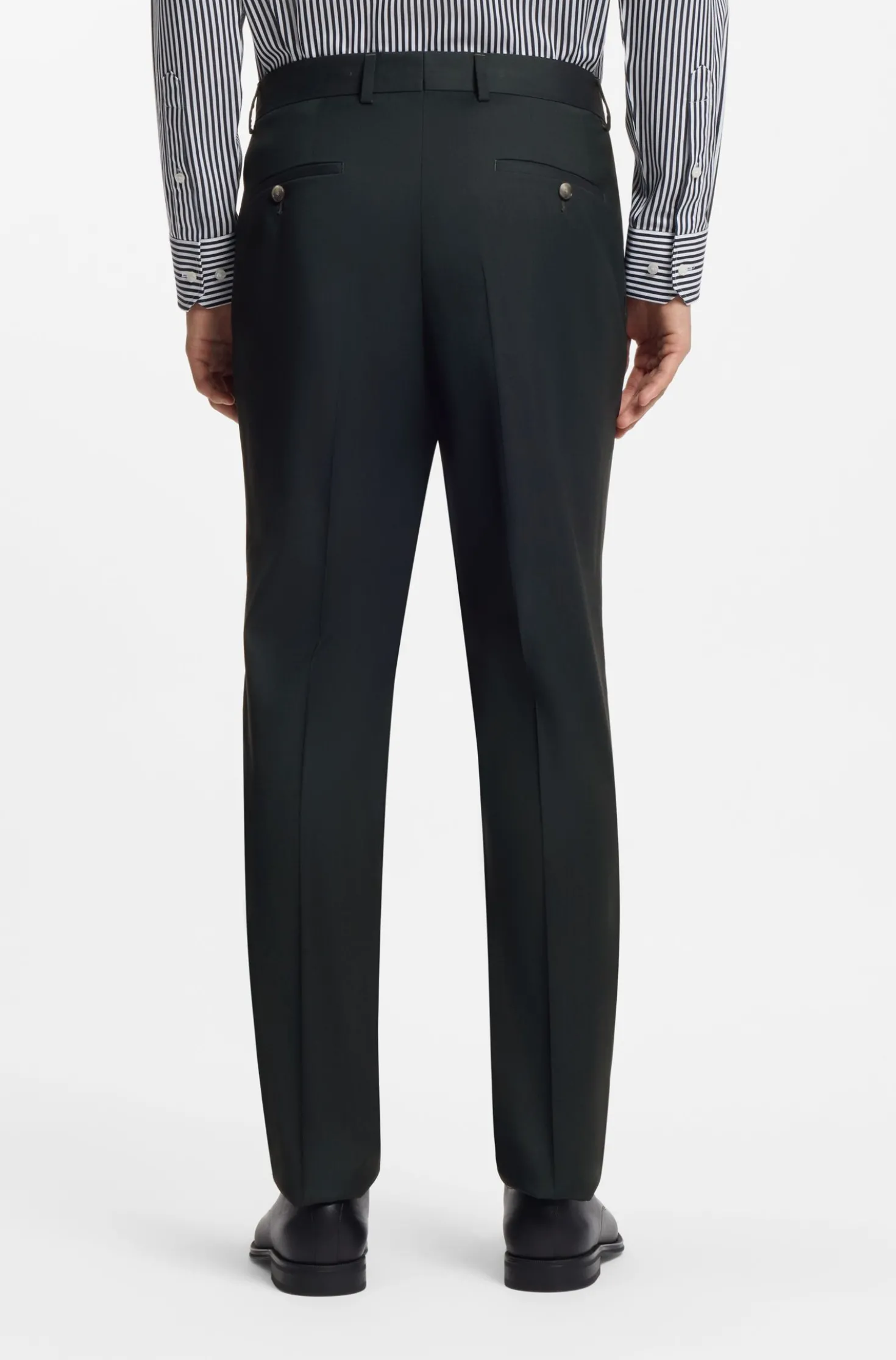 Two-piece slim-fit suit in a wool blend