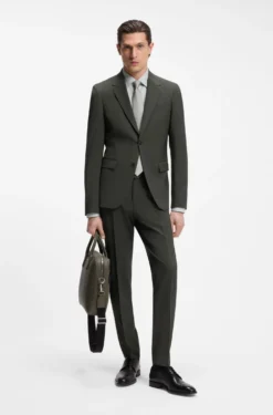 Two-piece slim-fit suit in stretch virgin wool