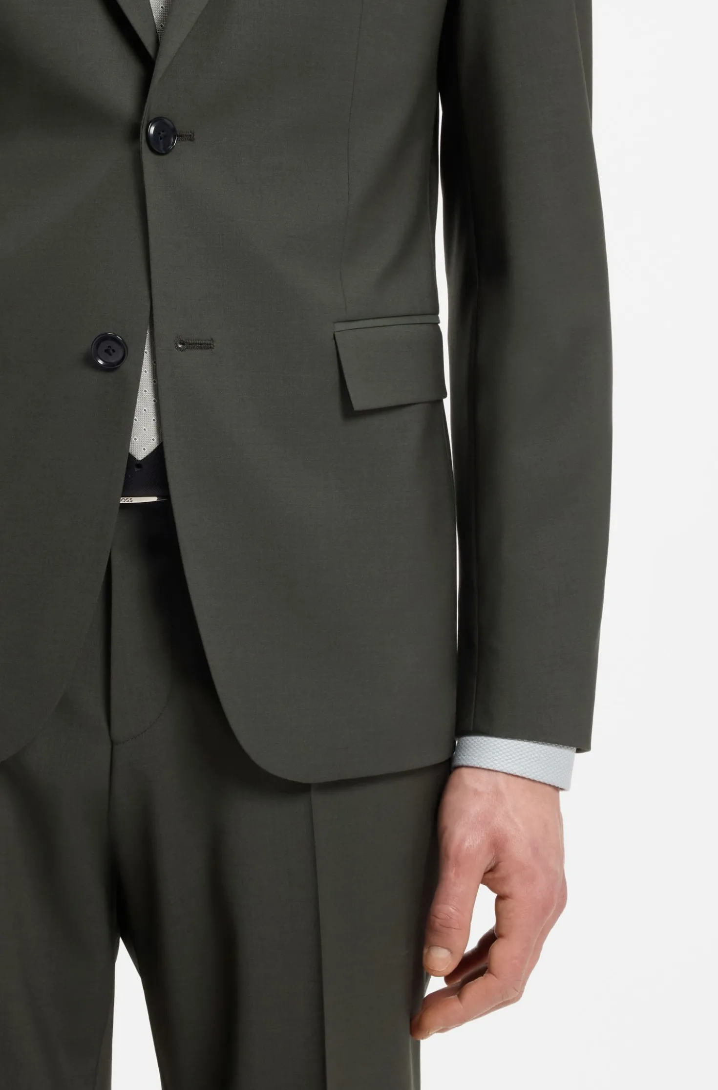 Two-piece slim-fit suit in stretch virgin wool