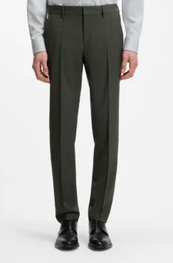 Two-piece slim-fit suit in stretch virgin wool