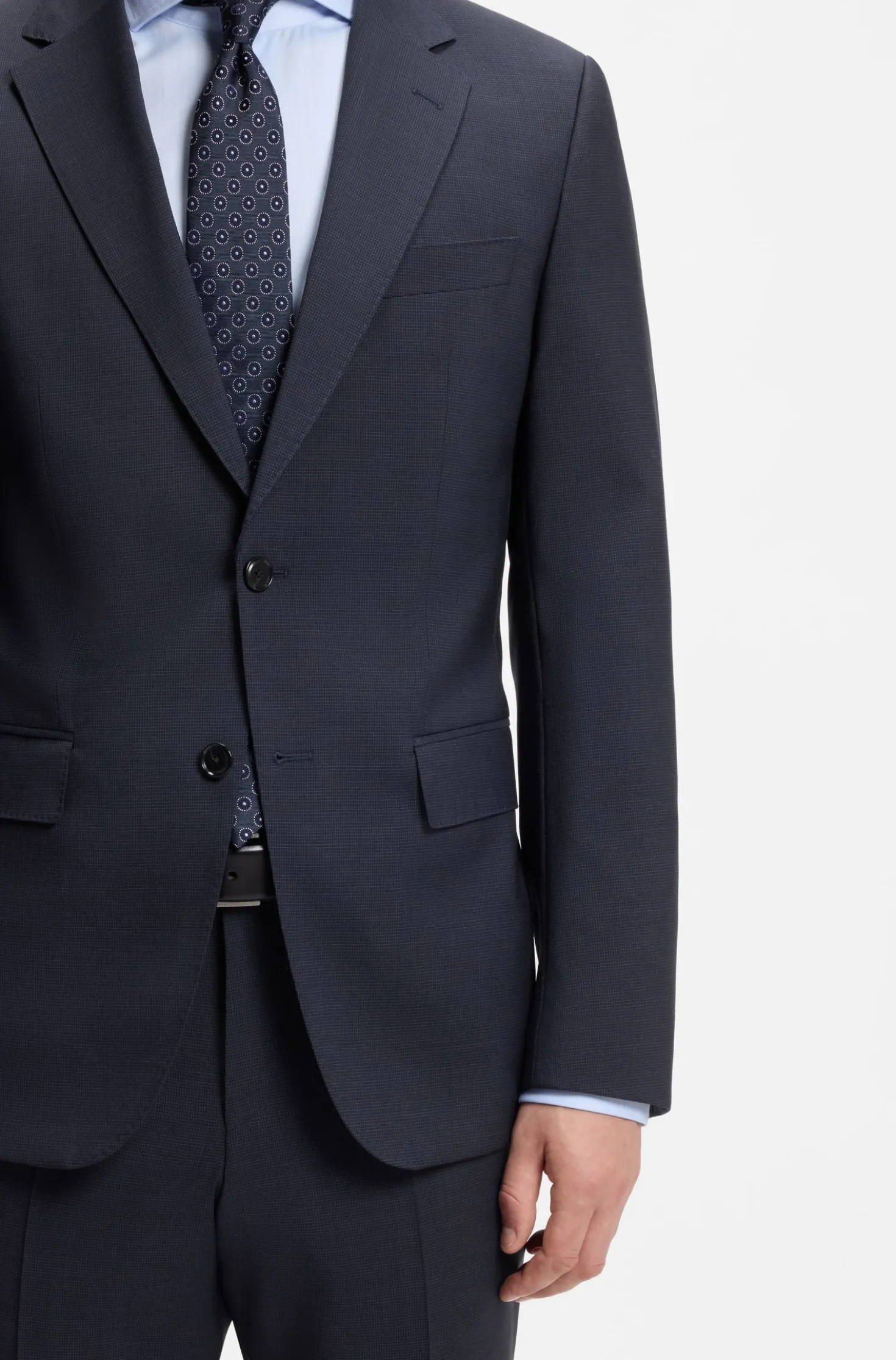 Two-piece slim-fit suit in virgin wool