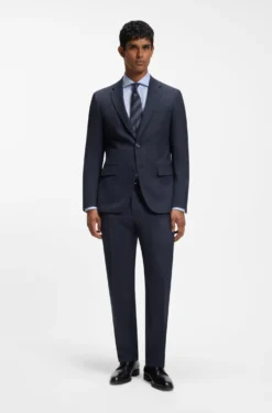 Two-piece suit in crease-resistant micro-pattern fabric