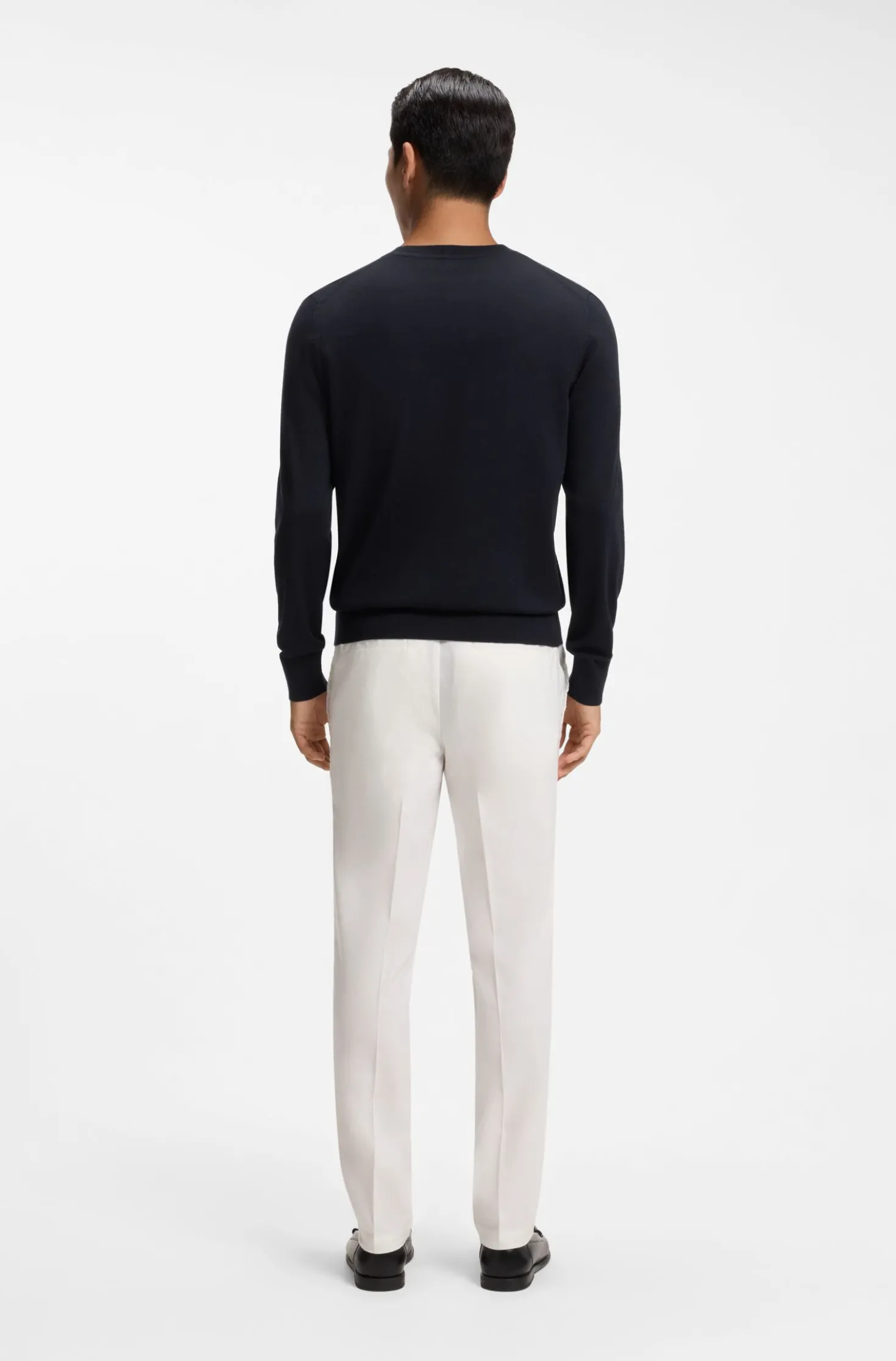 V-neck sweater in extra-fine merino wool
